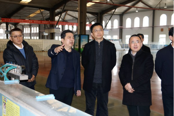 安徽省住房和城鄉(xiāng)建設(shè)廳黨組成員、副廳長趙新澤到海螺考察調(diào)研 (對外發(fā)布)(1)698 安徽省住房和城鄉(xiāng)建設(shè)廳黨組成員、副廳長趙新澤到海螺考察調(diào)研 (對外發(fā)布)(1)698
