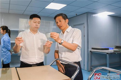 許忠建在鶴城區(qū)調(diào)研時(shí)強(qiáng)調(diào) 加快培育壯大優(yōu)勢(shì)產(chǎn)業(yè)集群，為穩(wěn)增長(zhǎng)促發(fā)展提供有力支撐