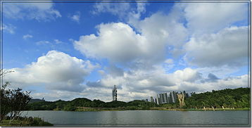 金州云漫觀山湖，夏韻清涼入畫圖